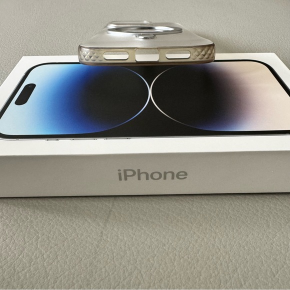 Magnetic Kickstand Case for iPhone 14 Pro | JUESHITUO | Matte Clear - Picture 4 of 9